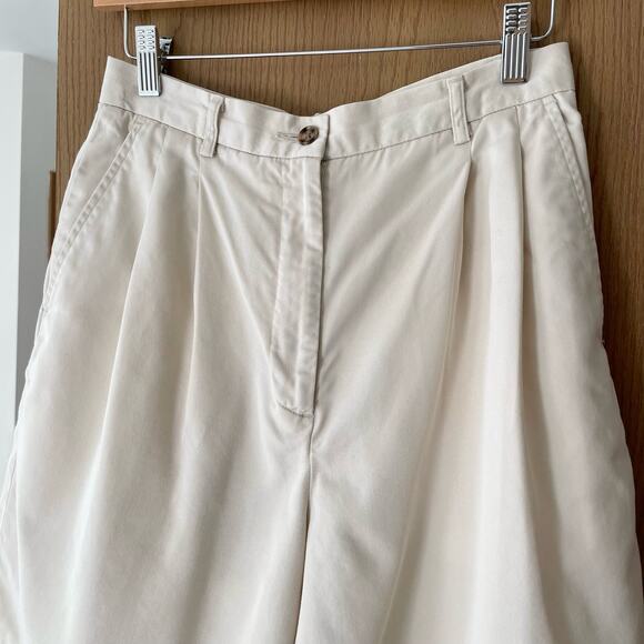 Vintage 90s Cutter & Buck Womens Shorts 8 Cream Pleated High Rise Retro Preppy - Picture 4 of 7